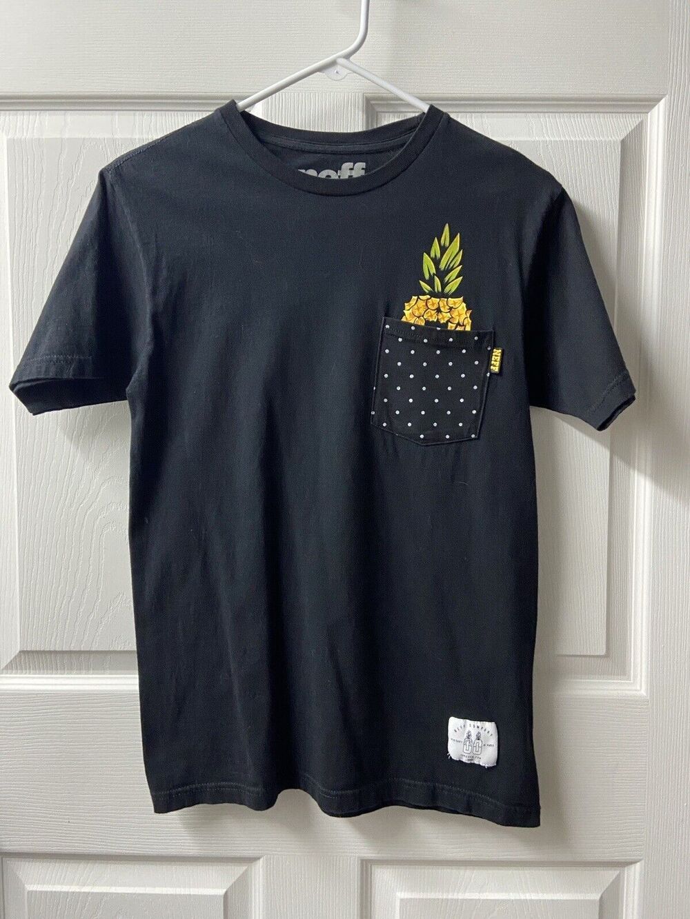 Neff Womens Small Black Pineapple Pocket T Shirt